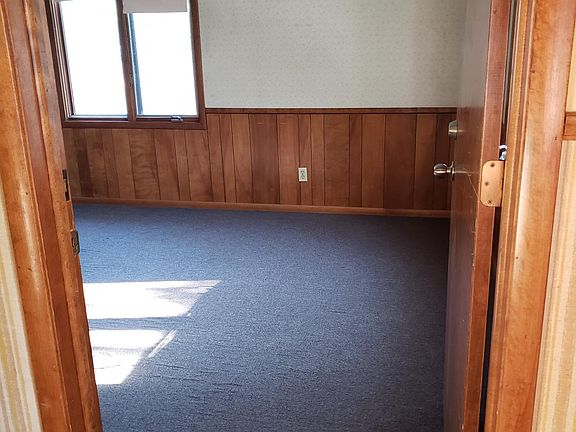 5th image of 855 23rd Ave SE