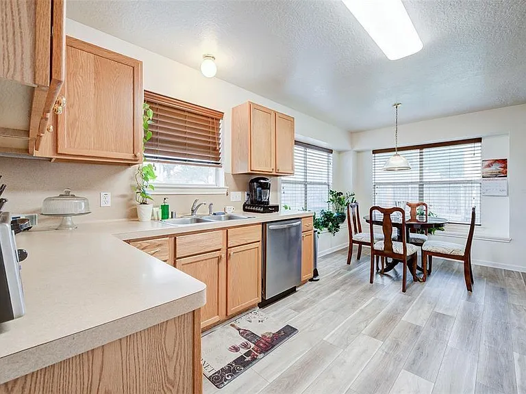 17015 Maricella Cir — Photo 14