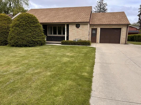 2109 Salisbury ROAD, West Bend, WI 53090