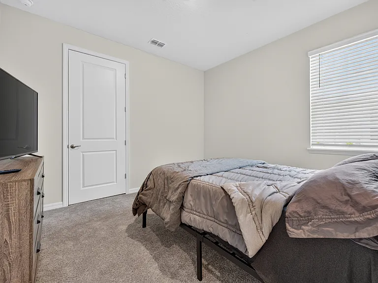 2568 Kinsale Ln — Photo 7