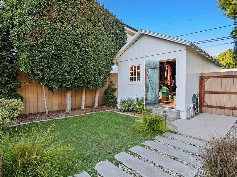 414 Cypress Dr — Photo 33