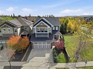 242 NW Mountainview Dr, Okotoks, AB T1S0L7