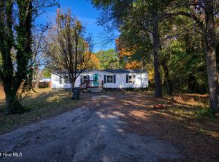 217 Tillett Ln, Sneads Ferry, NC 28460