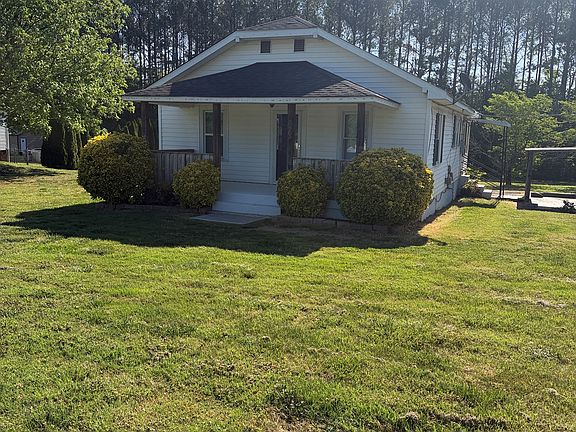2nd image of 823 Bristol Dr