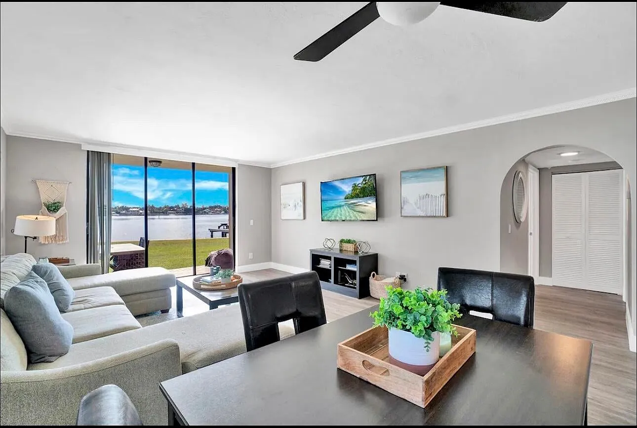 2 bed, 1039 sqft, $3,250 — Photo 4