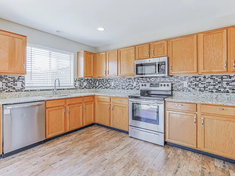 2053 W Hayden Peak Dr — Photo 6