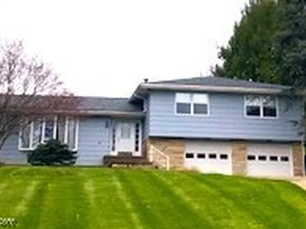 112 Carroll Dr, Saint Clairsville, OH 43950