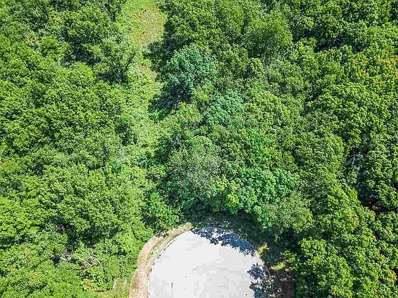 5th image of 7102 Forest Oak Dr