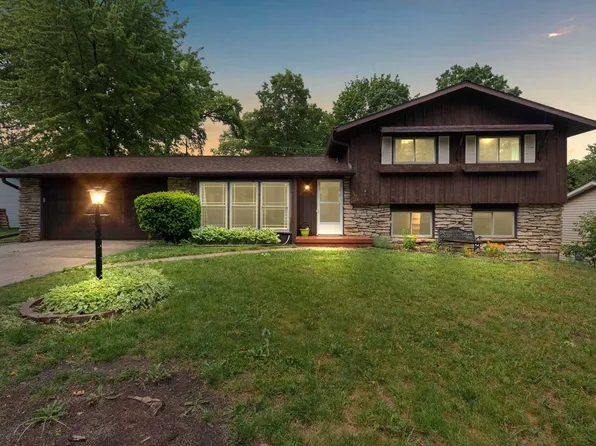 1670 Birchwood Dr, Green Bay, WI 54304