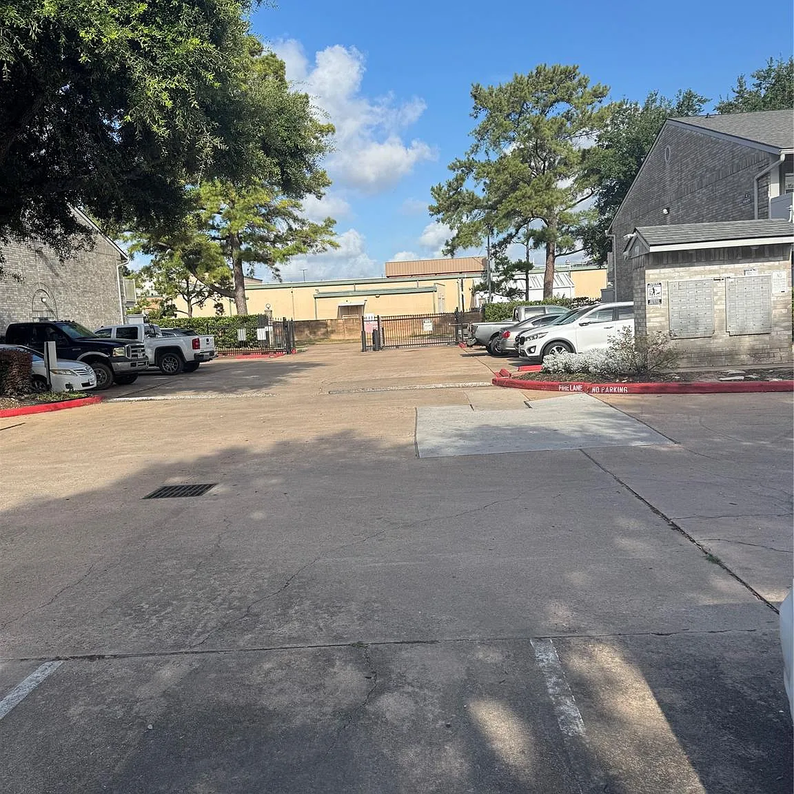 2 bed, 2.0 bath, 1014 sqft, $1,375 — Photo 3