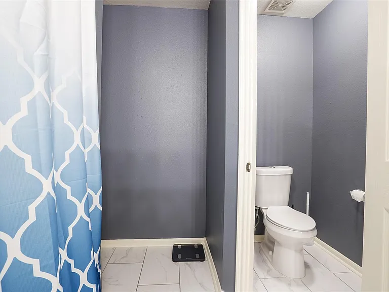 6419 Waldron Dr #B — Photo 27