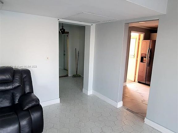 5th image of 447 NE 195th St APT 421