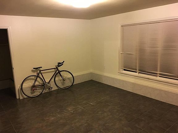 5th image of 2738 40th Ave