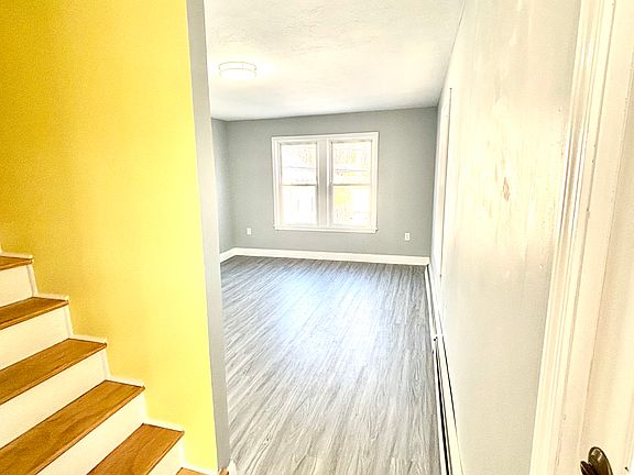 4th image of 154 Marshall St #2