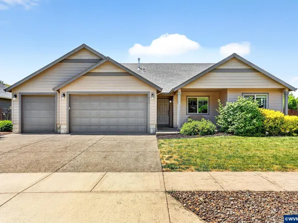 511 Paradise St, Woodburn, OR 97071