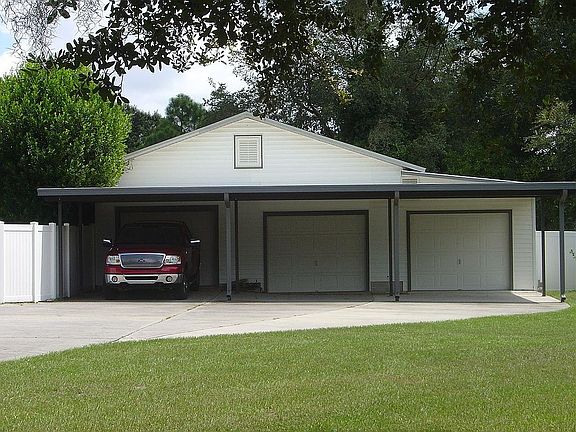 Detached Garage