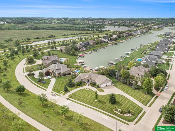 17808 S Reflection Ave, Bennington, NE 68007