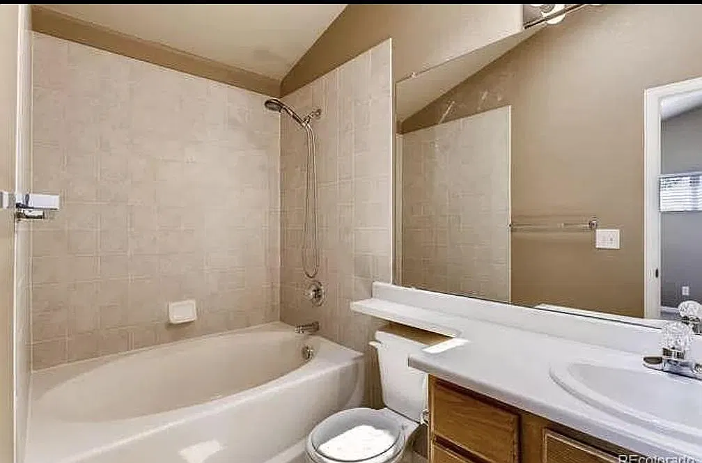 2 bed, 1140 sqft, $2,200 — Photo 4