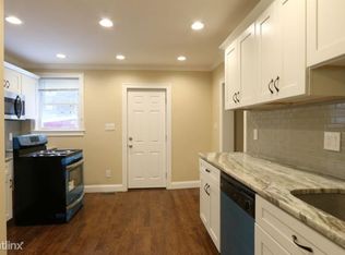 15 Chilcott Pl, Jamaica Plain, MA 02130