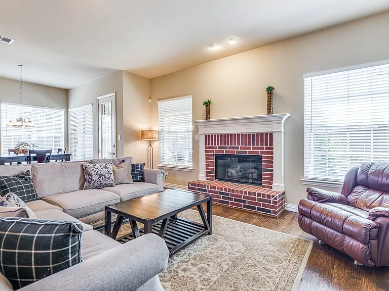 636 King Lionel Ln — Photo 6