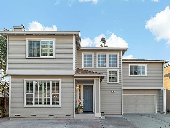2nd image of 20 Larisa Oaks Pl