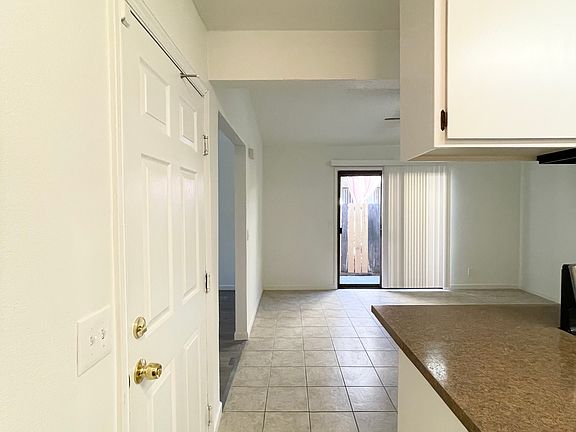 5th image of 7606 Loucreta Dr