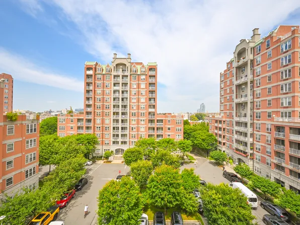 65 Oceana Drive East image 23 of 44