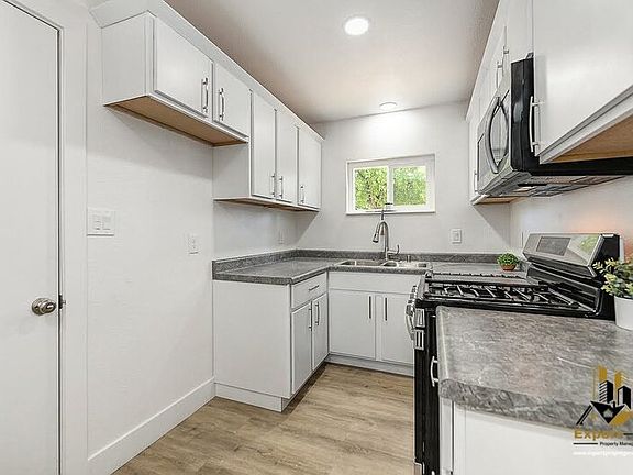 2nd image of 3011-2 Del Paso Blvd