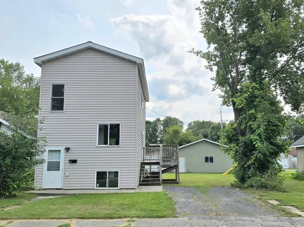 705 9th St, International Falls, MN 56649