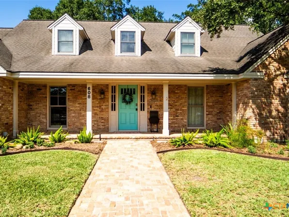 608 W Goodwin Ave, Victoria, TX 77901