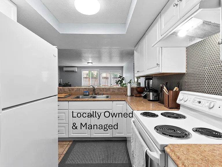 220 Israel Rd SW — Photo 3