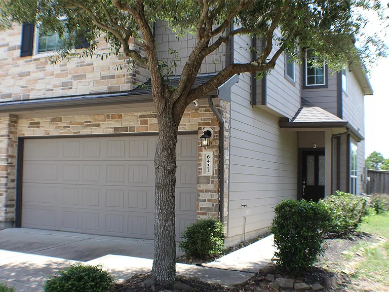 6431 Densberry Ln — Photo 2