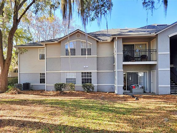 3rd image of 3705 SW 27th St APT 1111