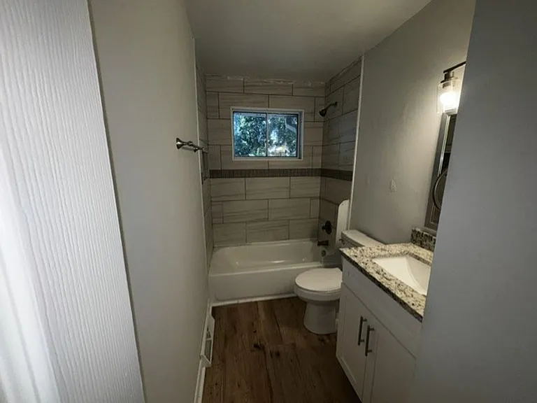 602 Camrose Dr — Photo 8