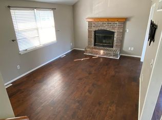 628 SE Bugle Ct, Blue Springs, MO 64014