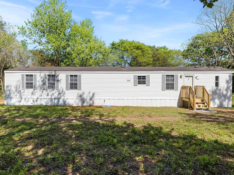 1st image of 110 Rhodes Dr