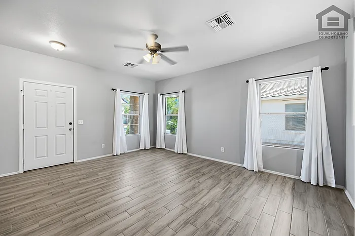 Building Photo - 1328 S Bridgegate Dr