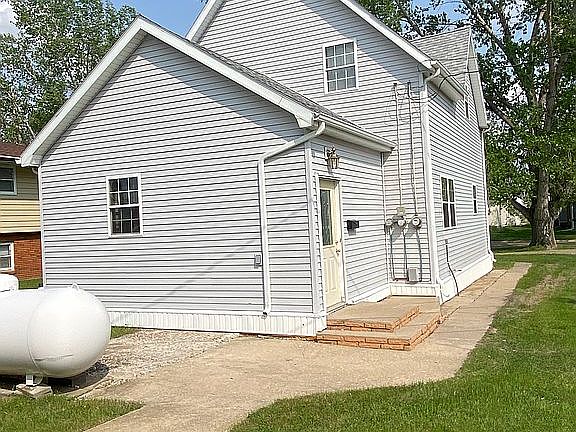 4th image of 912 Cedar Ave