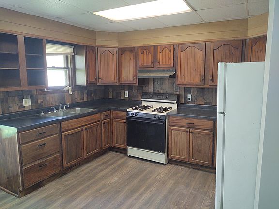 5th image of 1409 Morton Ave