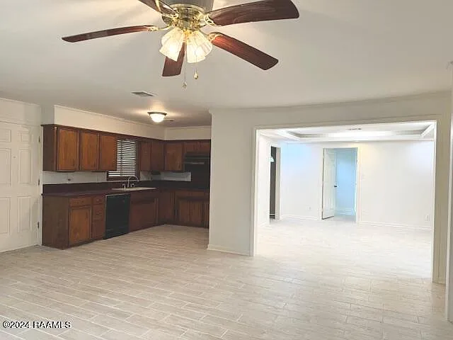 3 bed, 1659 sqft, $1,600 — Photo 4