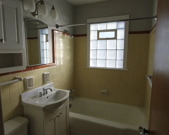 The Tiverton — Photo 19