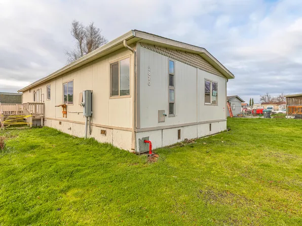 2470 Terrmont St, White City, OR 97503