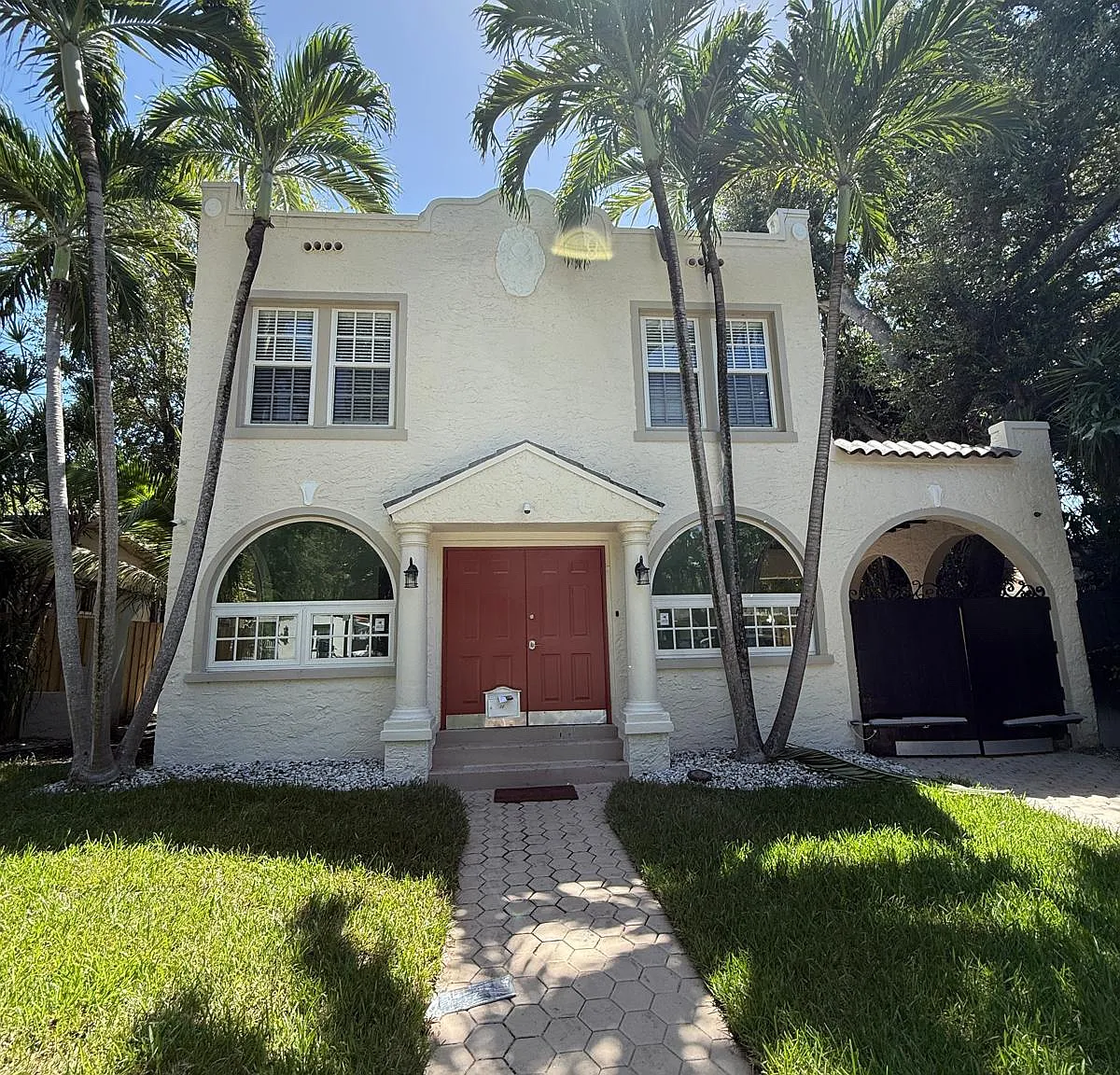 4 bed, 3.5 bath, 2192 sqft, $10,750 — Photo 1