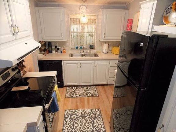 2nd image of 1751 Red Pine Ave