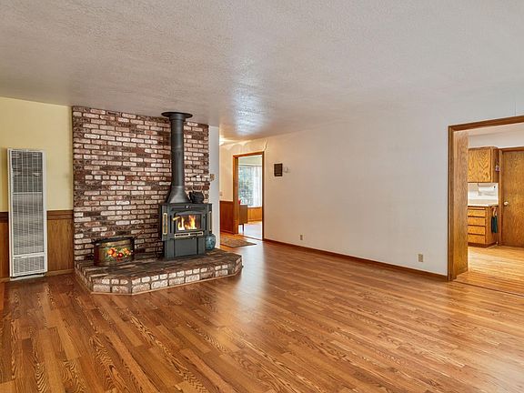 3rd image of 6269 El Camino Dr