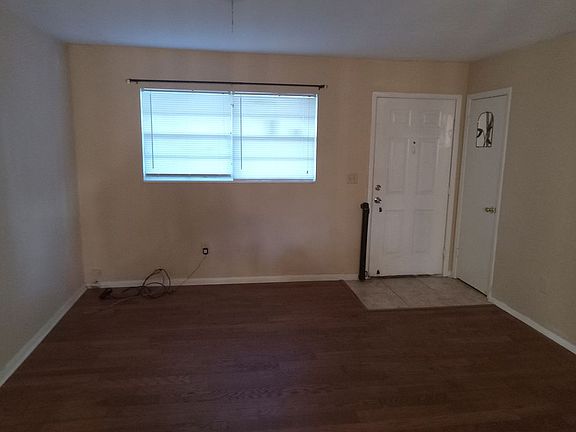 2nd image of 2989 Blue Star Ave