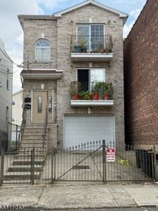 701 N 7th St, Newark, NJ, 07107