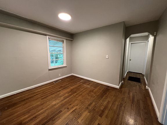 4th image of 603 Camp Ct