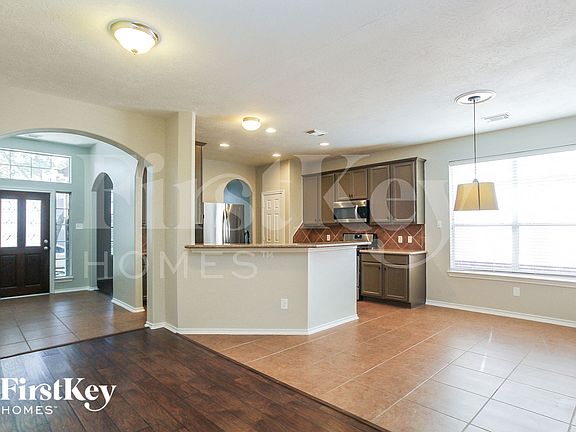 4th image of 25538 Saddlebrook Village Dr