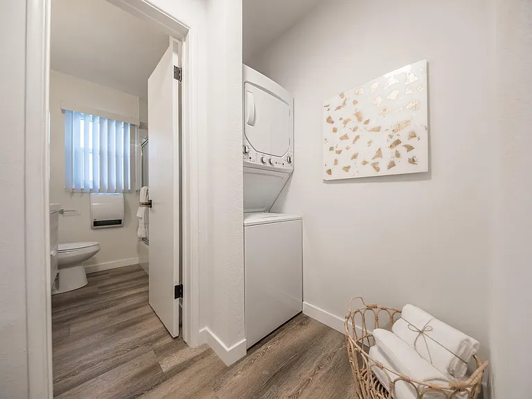 1584 Yosemite Dr — Photo 11